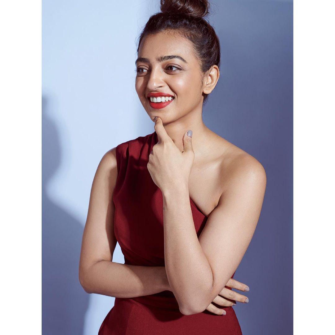 Bollywood actress hot photos gallery | Radhika Apte very attractive and sexy photoshoot