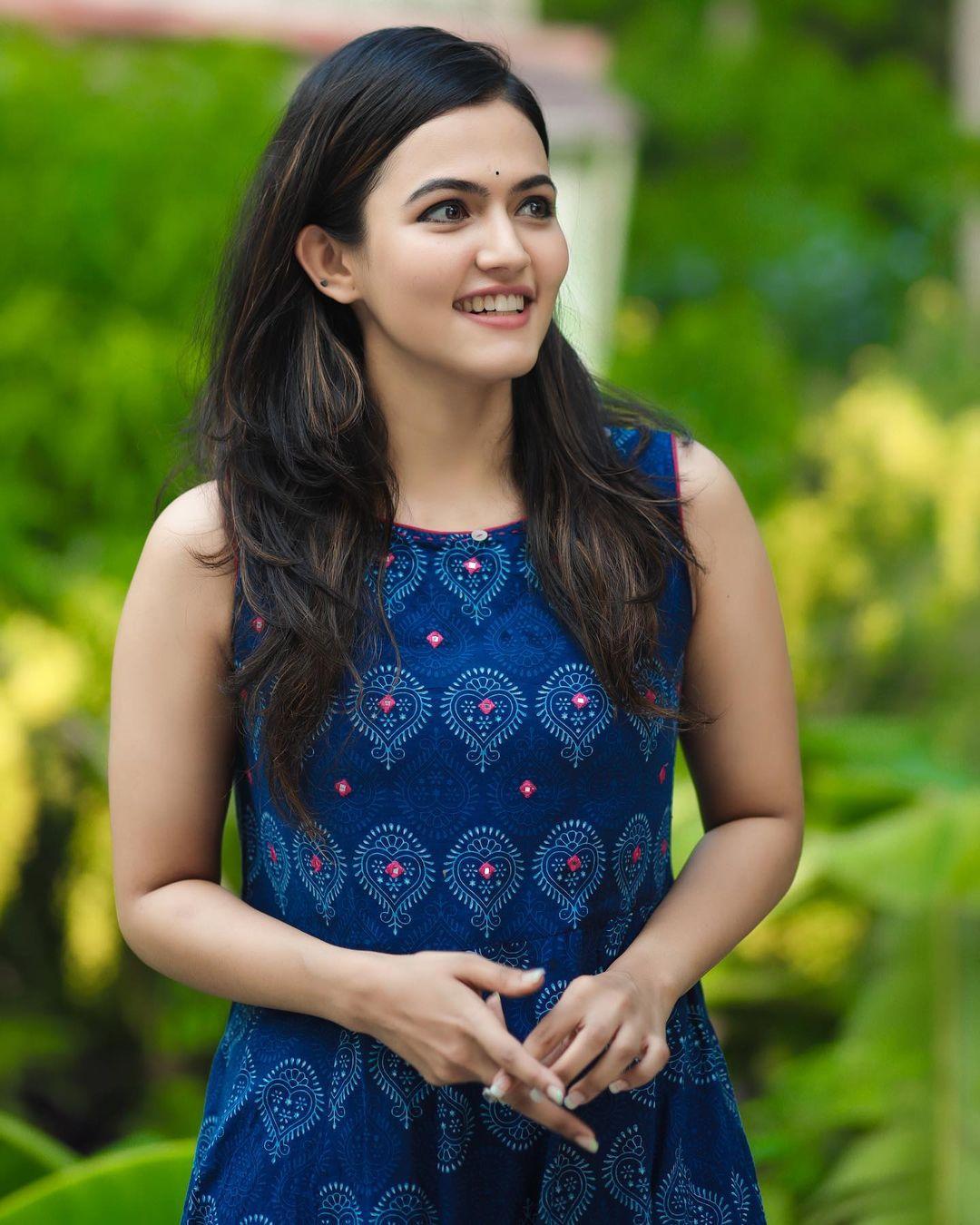 Malayalam actress in blue dress hot photos | Aparna Das hot and sexy stills |Aparna Das glamorous and beautiful photo gallery