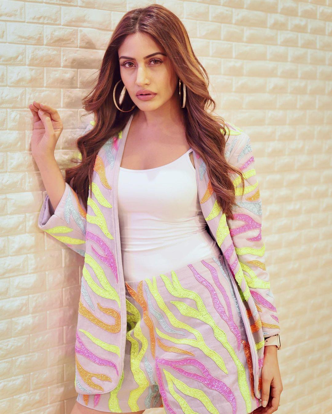 Television actress hot gallery | Surbhi Chandna looking very glamorous and sexy stills