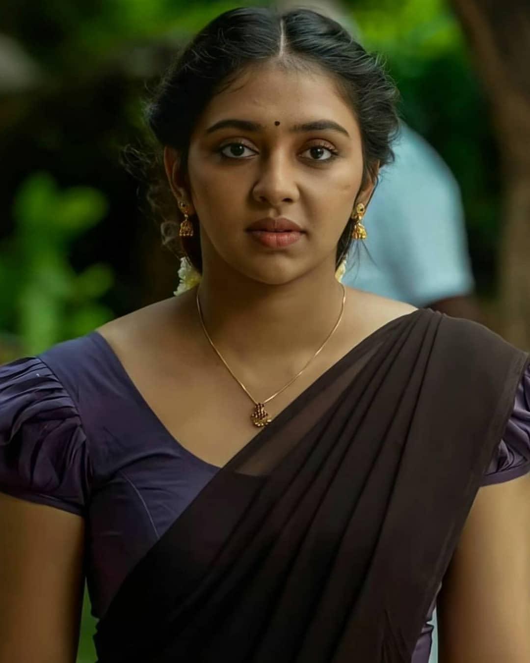 Half saree hot photos gallery | Lakshmi Menon looking very glamorous photos gallery
