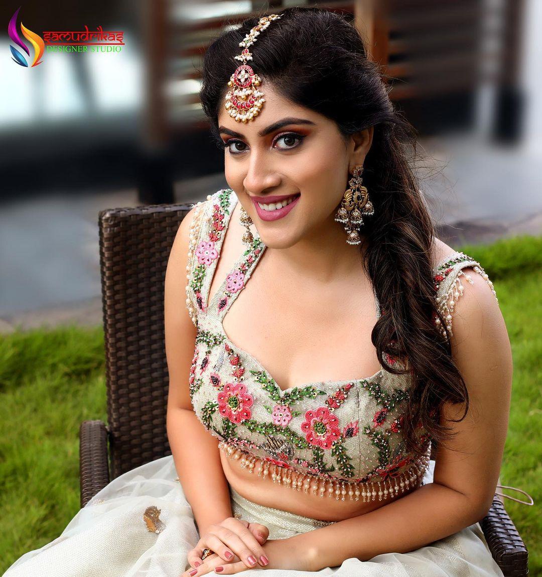 Model Dhanya Balakrishna looking very attractive hot photos | Dhanya Balakrishna exposing hot cleavage photo gallery