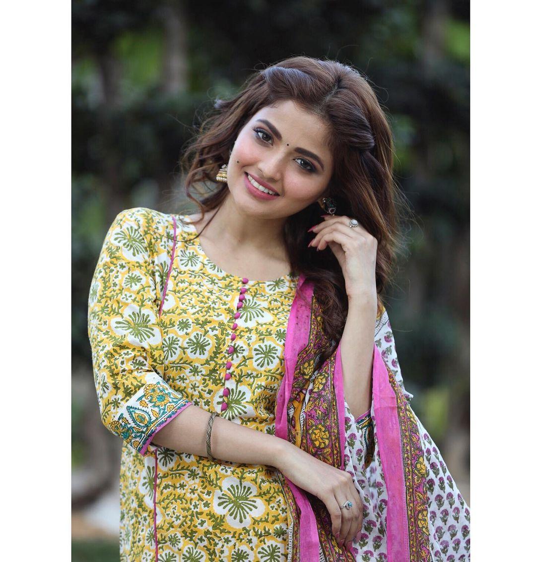 Shirin Kanchwala latest hot and attractive photo| Telugu actress Shirin Kanchwala hot photos gallery
