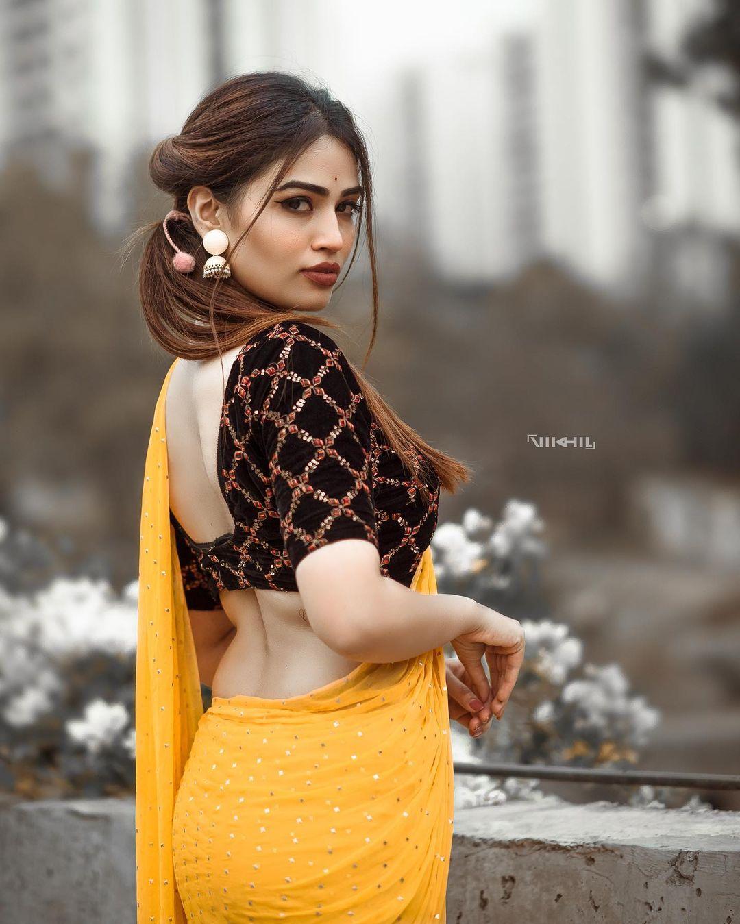 Television actress hot photos | Pratiksha Pagar Bankar looking very beautiful and sexy photoshoot
