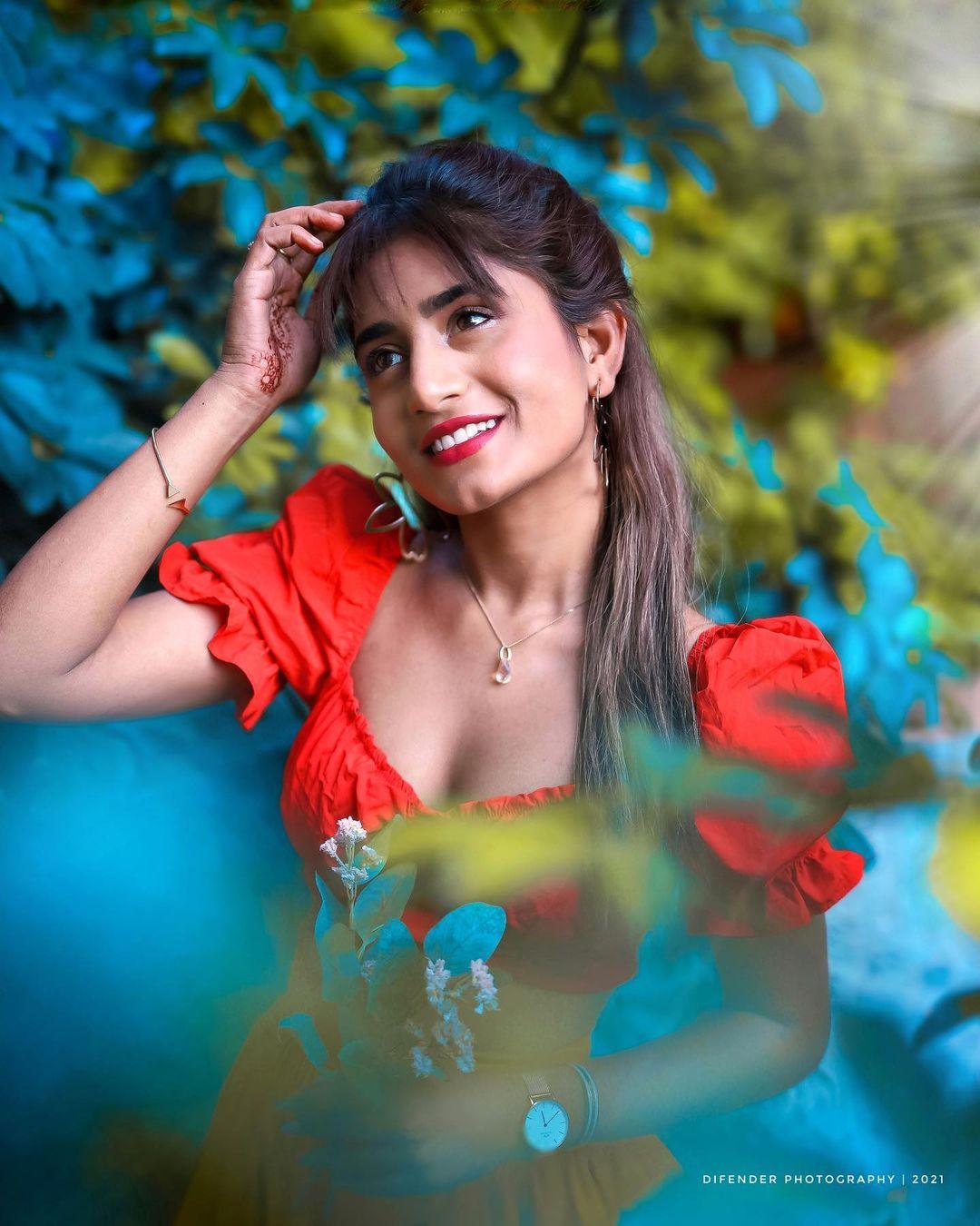 Nayani Pavani latest hot and sexy stills | Nayani Pavani hot and sexy photoshoot