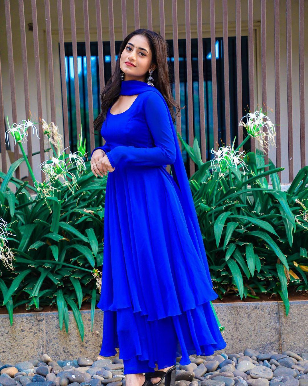 Tamil actress Nayani Pavani latest hot and glamorous photos| Nayani Pavani hot and sexy photoshoot