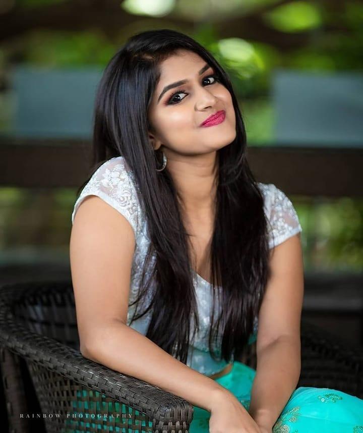 Sanjana Anand looking very attractive and spicy photos | Sanjana Anand glamorous Actress Hot Photos