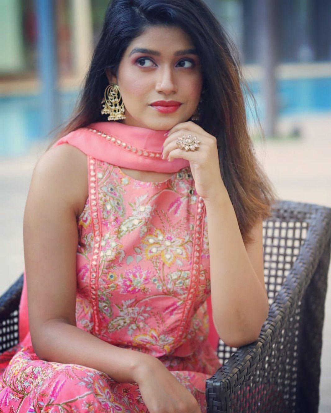 Rasika Sunil looking very attractive hot photos |Marathi actress Rasika Sunil hot photos