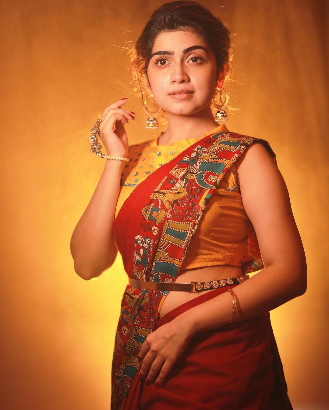 Manasa radhakrishnan latest hot and spicy photos gallery | Manasa radhakrishnan in saree hot photos