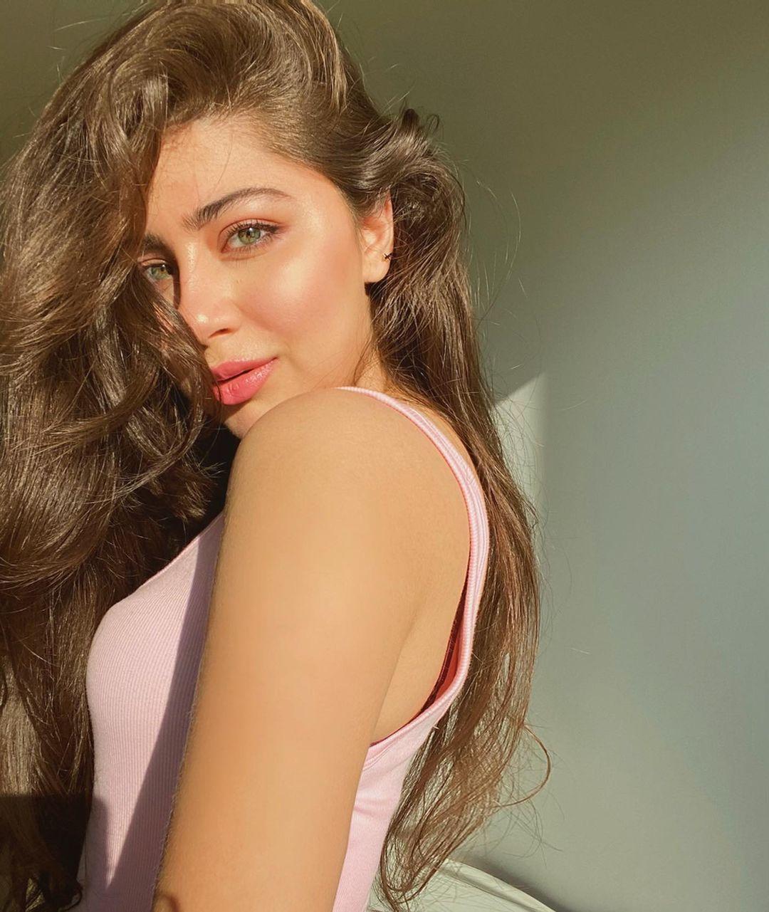 Television actress hot photos | Aditi Bhatia latest hot and sexy stills
