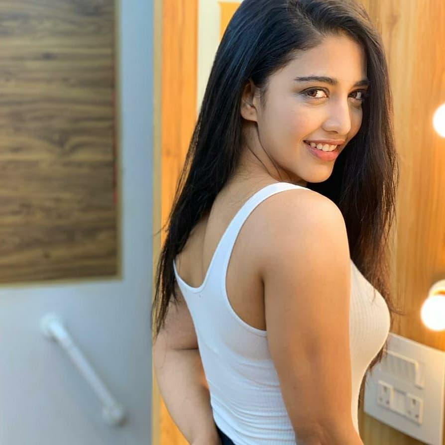 Telugu actress Daksha Nagarkar looking very glamorous photos | Daksha Nagarkar hot exposing cleavage photos