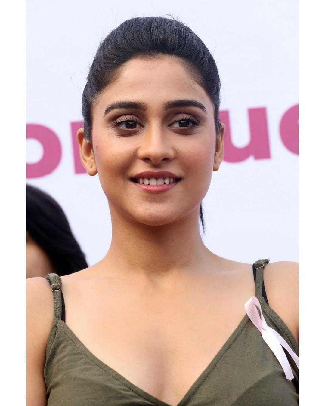 Regina Cassandra looking very glamorous photos | Regina Cassandra exposing hot photos