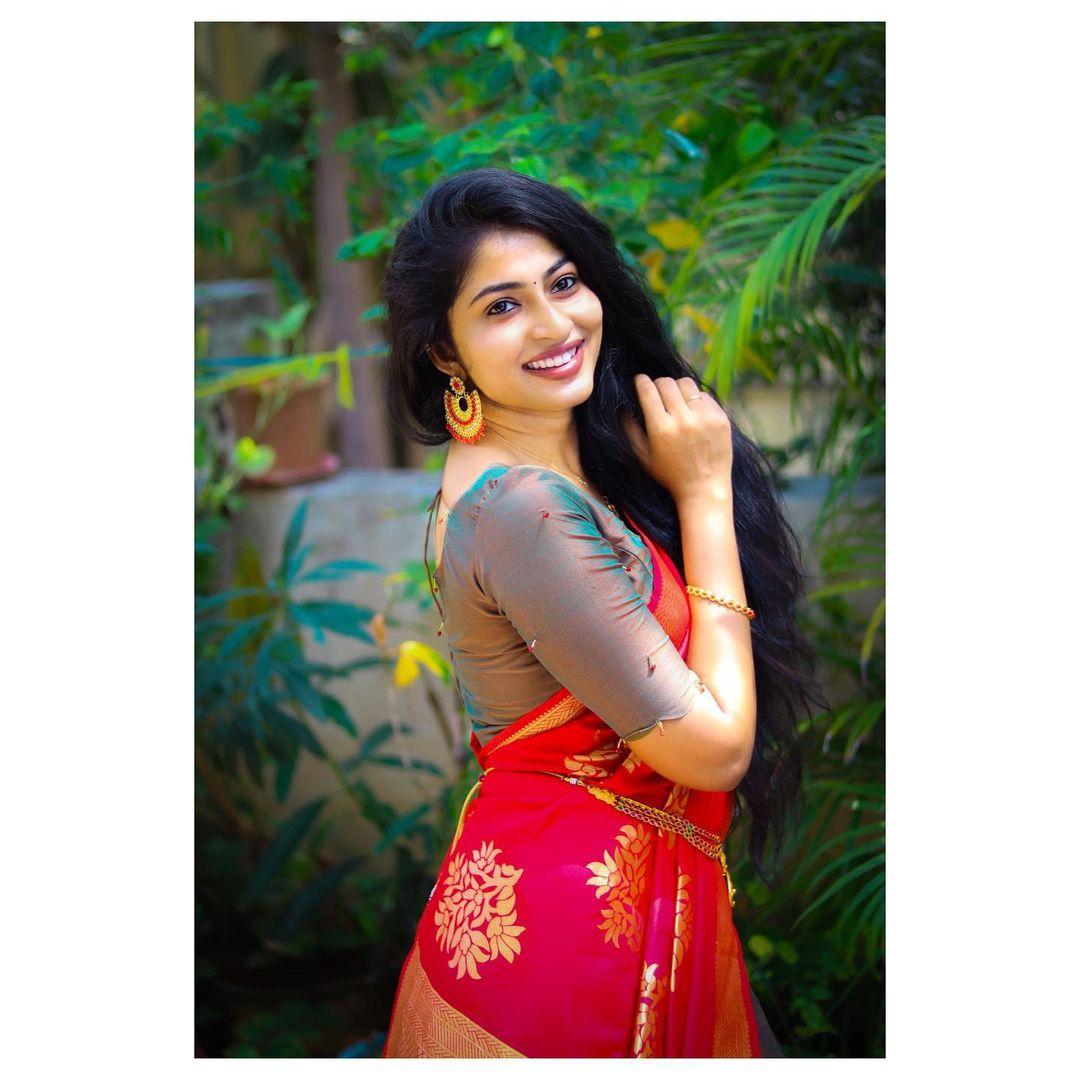 Tamil actress hot photos | Vaishnavi Arulmozhi looking very beautiful and sexy stills