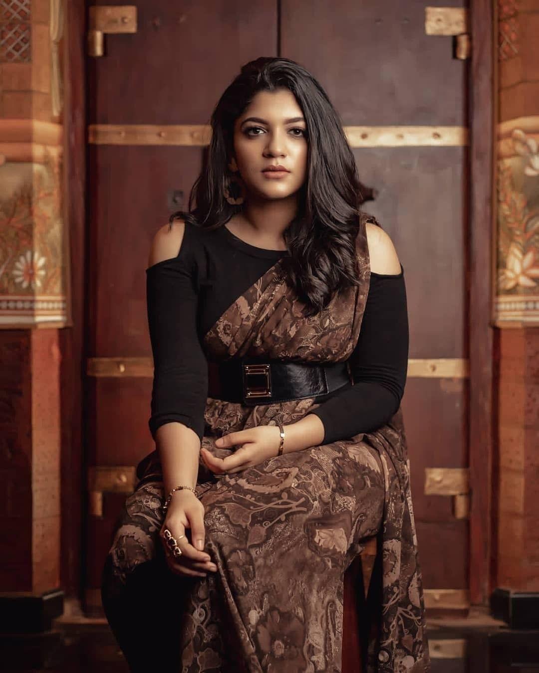 Aparna Balamurali latest hot and sexy photoshoot| Actress Aparna Balamurali latest hot photos gallery