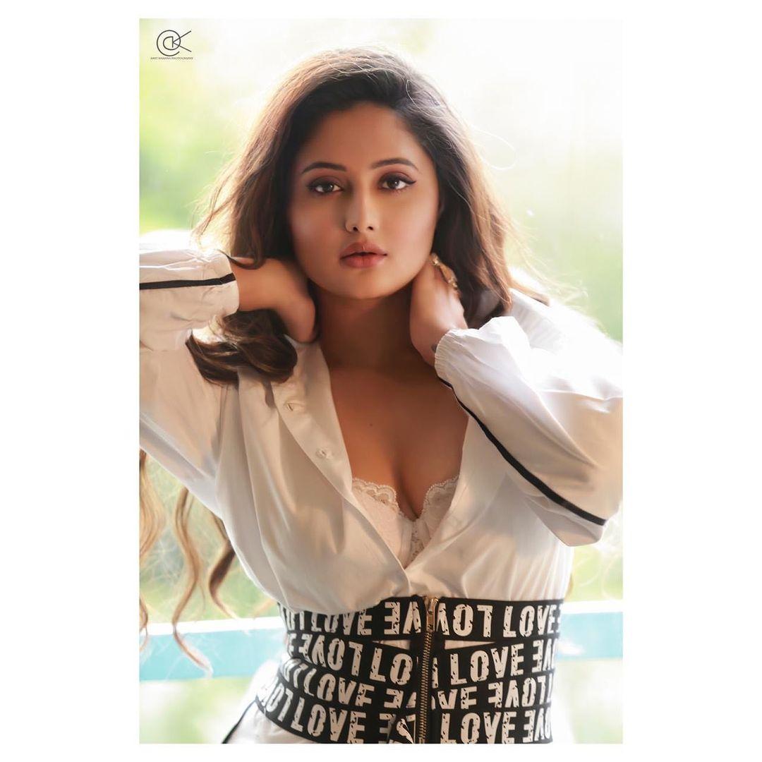 Rashami desai very beautiful and spicy photos| Rashami desai hot photos gallery