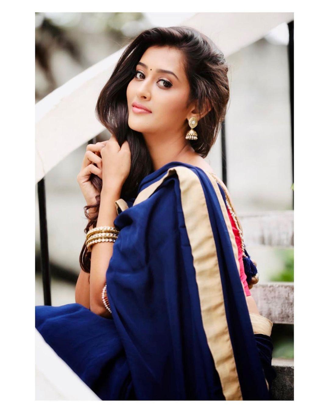 Saree hot photos gallery | Pooja Jhaveri hot and sexy photoshoot