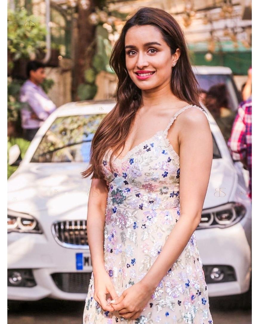 Shraddha Kapoor exposing latest hot and spicy photos | bollywood actress Shraddha Kapoor hot photos