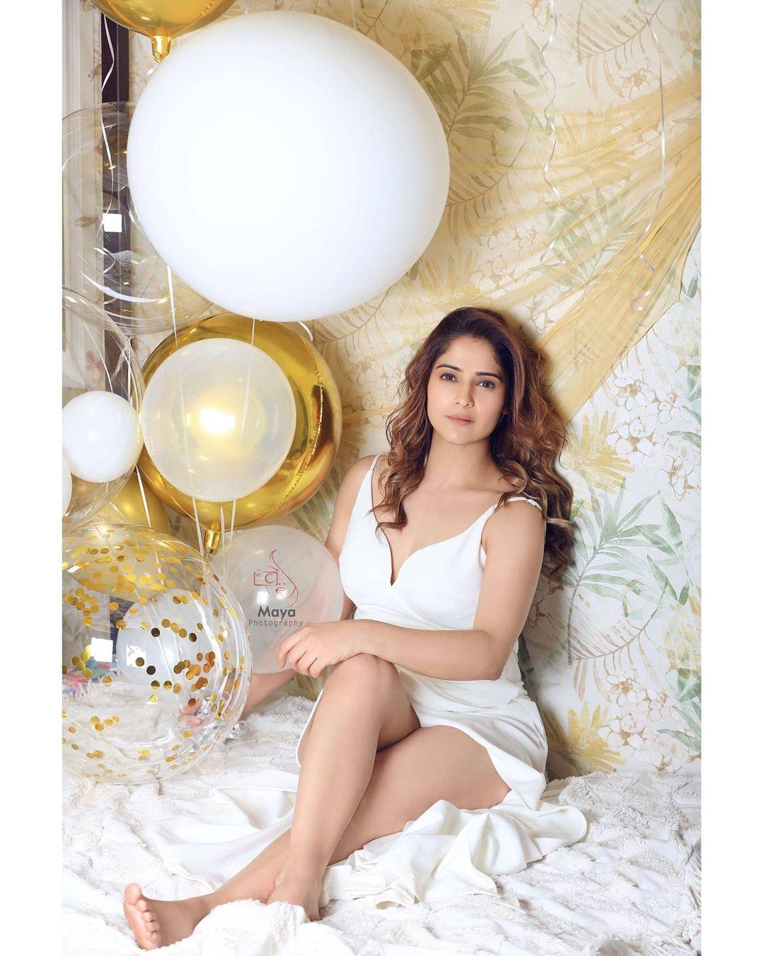 Aarti Singh exposing very hot stills | Aarti Singh latest hot and sexy photoshoot