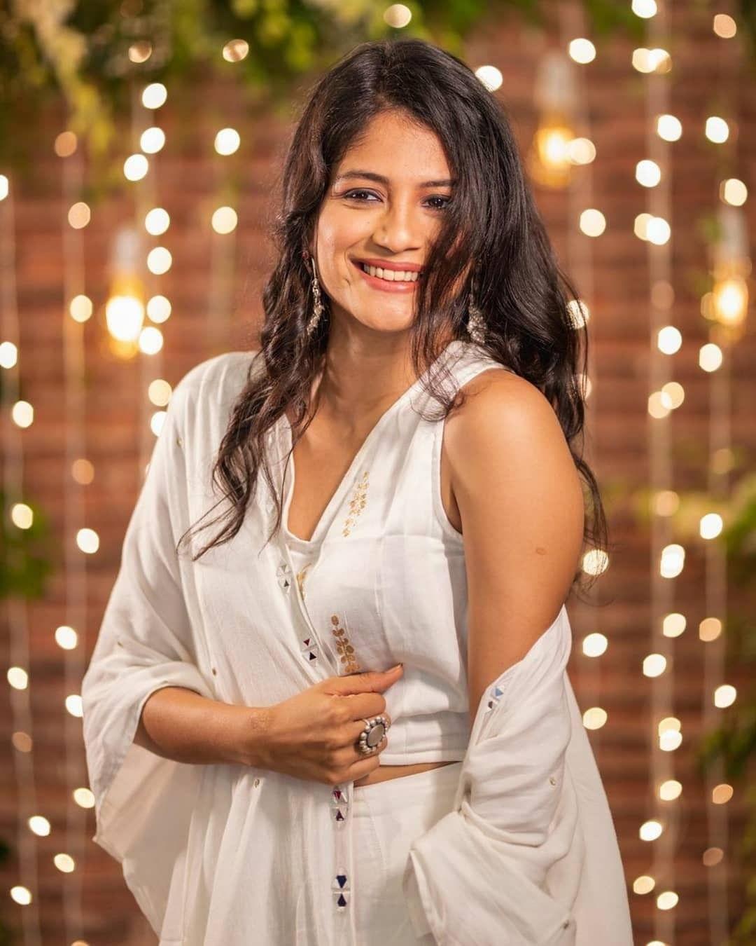 Aditi Balan looking very glamorous photos | Aditi Balan hot and sexy photoshoot