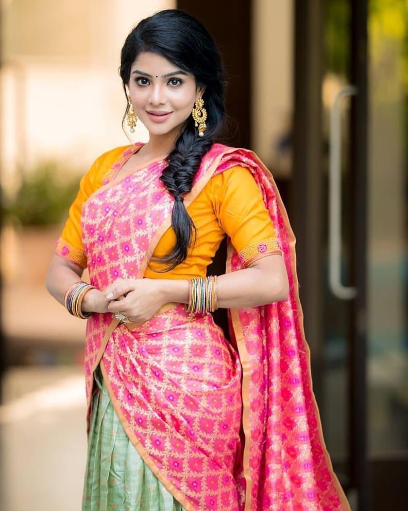 Pavithra Lakshmi latest sexy photoshoot | Pavithra Lakshmi in hot hot and sexy stills in half saree
