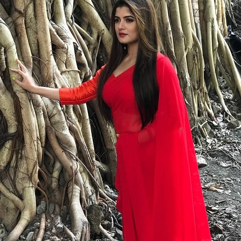 Bengali actress Saree hot photos | Srabanti Chatterjee looking very glamorous photos