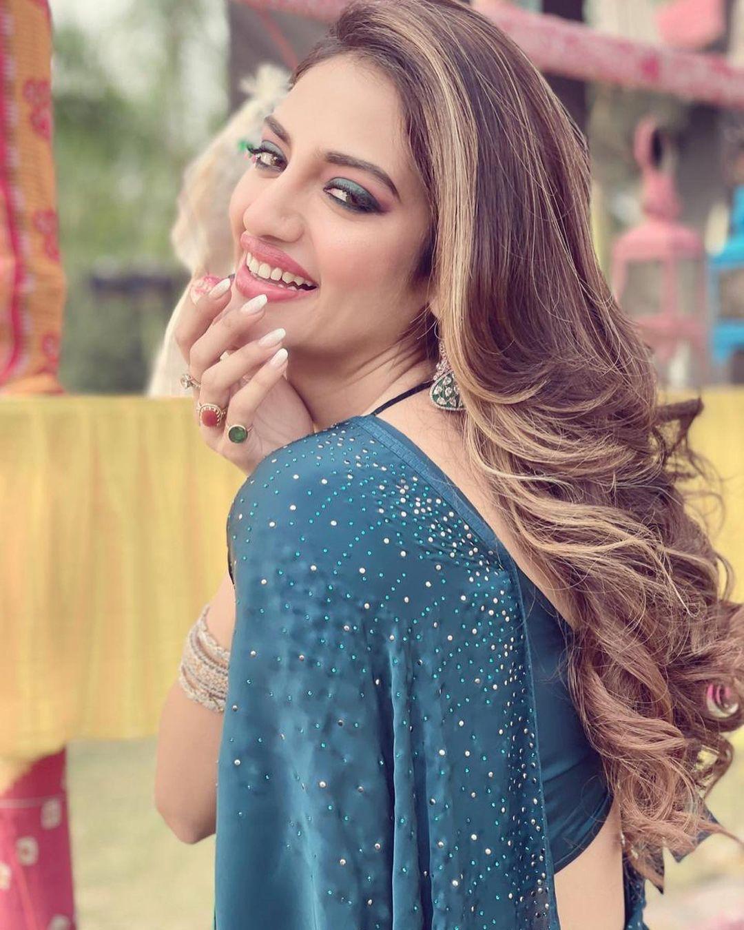 Bong beautiful Actress in saree | Nusrat Jahan very beautiful and glamorous photos