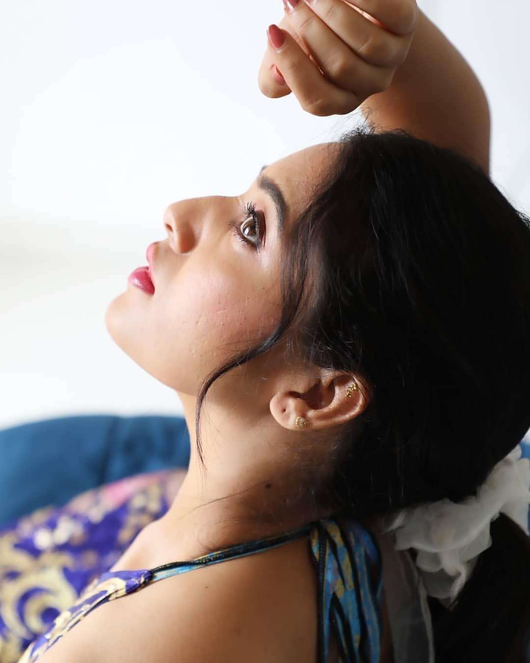 Kannada actress exposing hot photos | Priyanka Thimmesh beautiful and sexy photoshoot