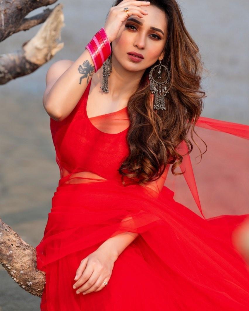 Mimi Chakraborty hot and spicy photos | bengali actress Mimi Chakraborty saree hot photos
