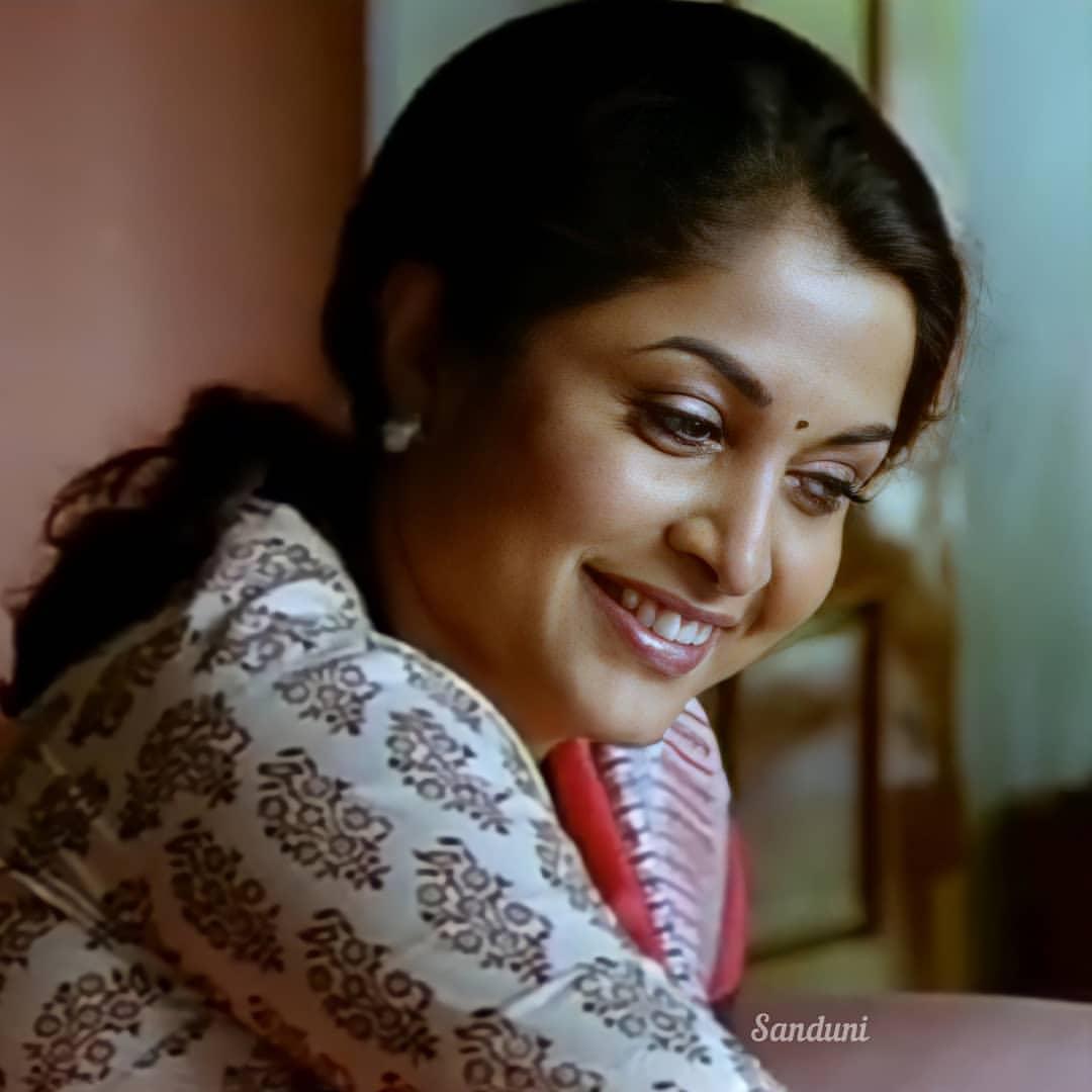 Ramya Krishnan latest hot and sexy stills| Ramya Krishnan hot and sexy photoshoot