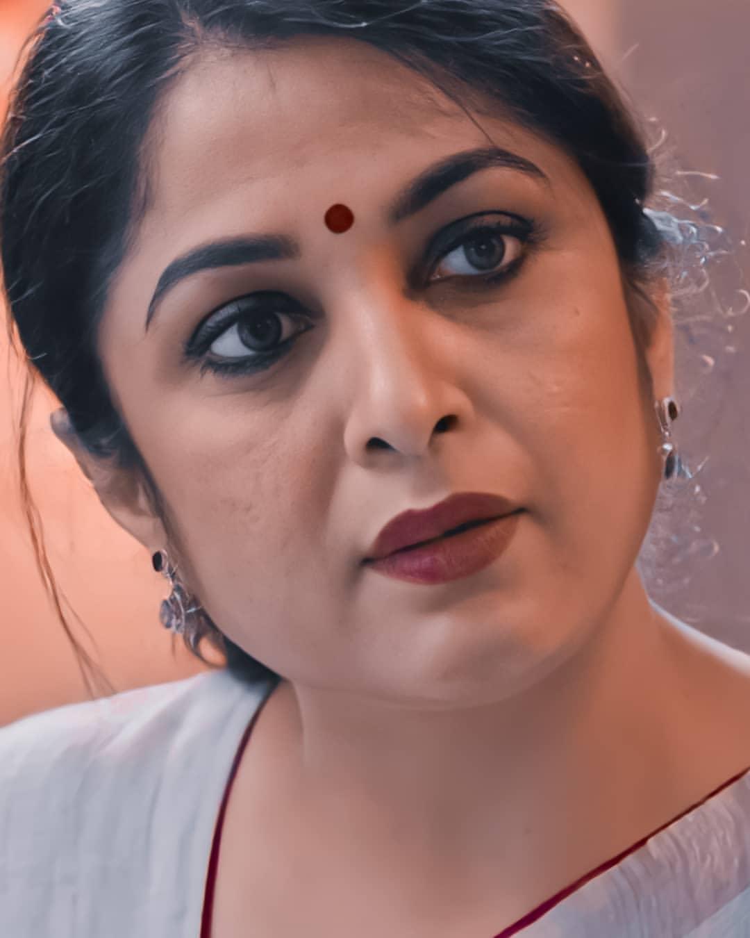 Tamil actress Ramya Krishnan hot photos | South indian actress Ramya Krishnan latest hot and sexy photoshoot