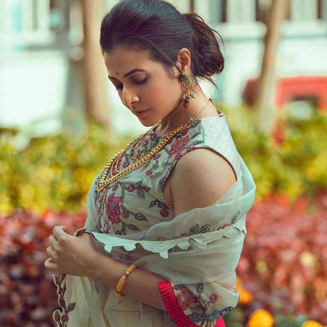 Bengali actress Koel Mallick latest hot photos | Koel Mallick latest hot and sexy photoshoot