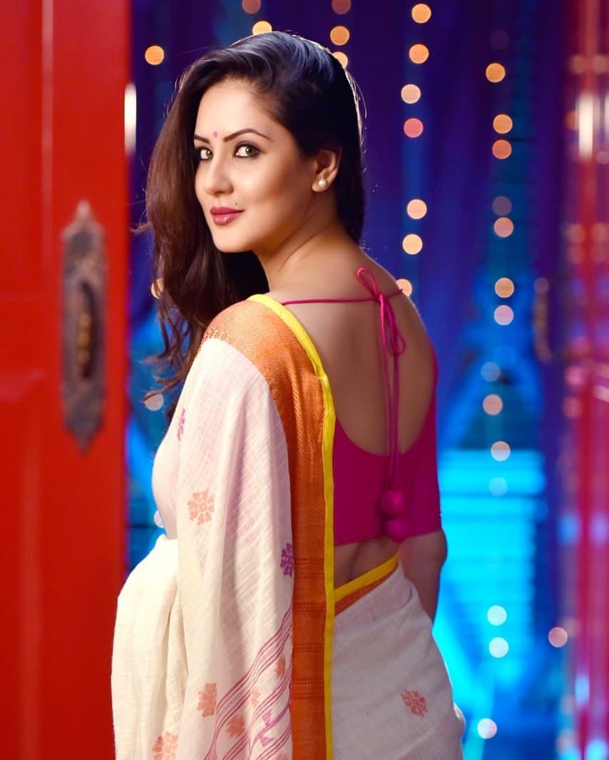 Bengali actress hot photos | Puja Banerjee backless photos gallery