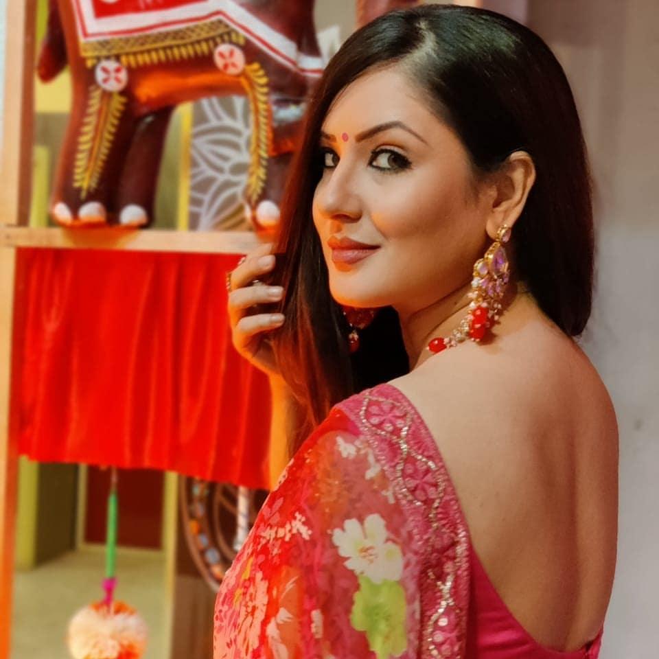 Bengali actress hot photos | Puja Banerjee exposing latest hot photos gallery