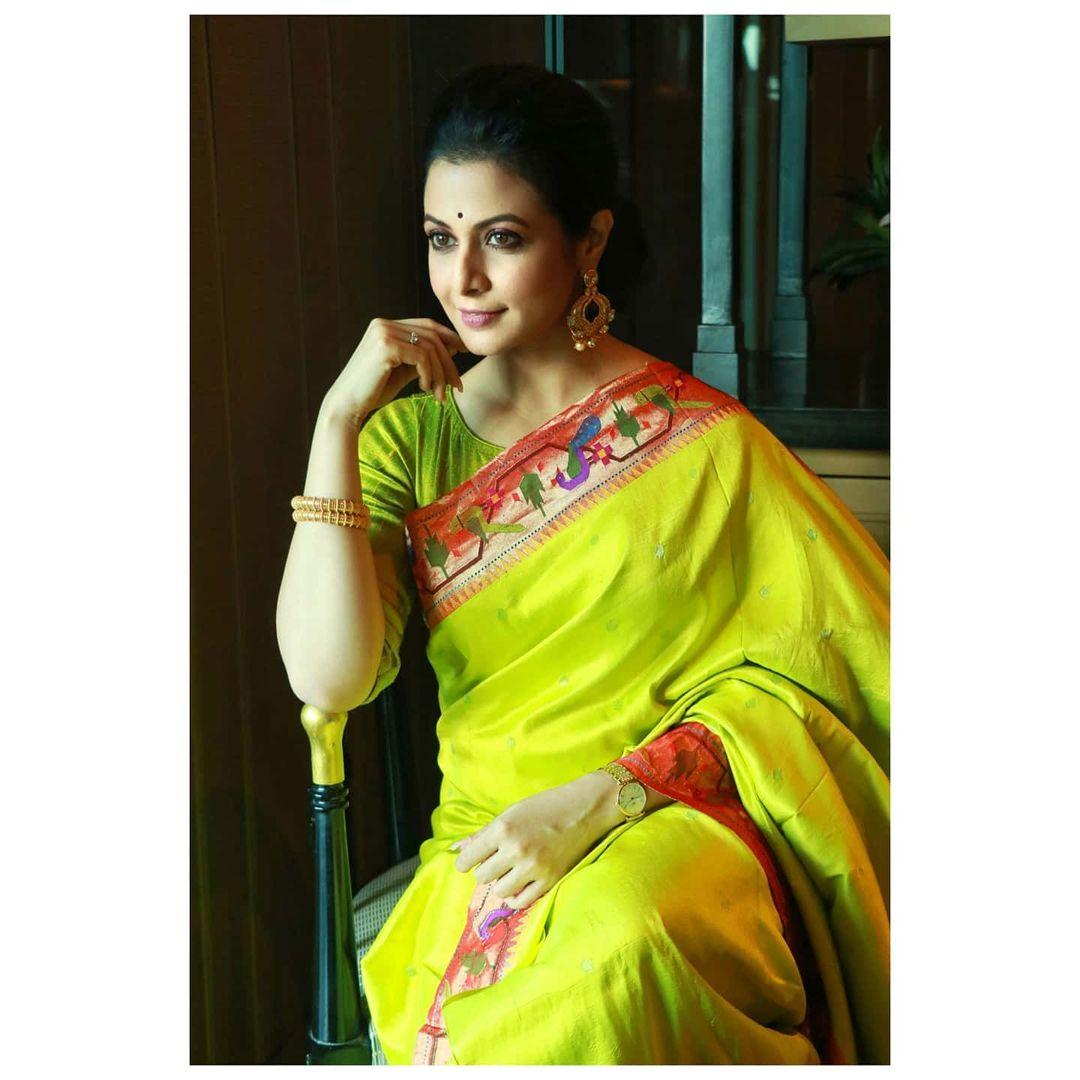 Koel Mallick looking very attractive hot photos | bong beauty Koel Mallick latest saree hot photos gallery