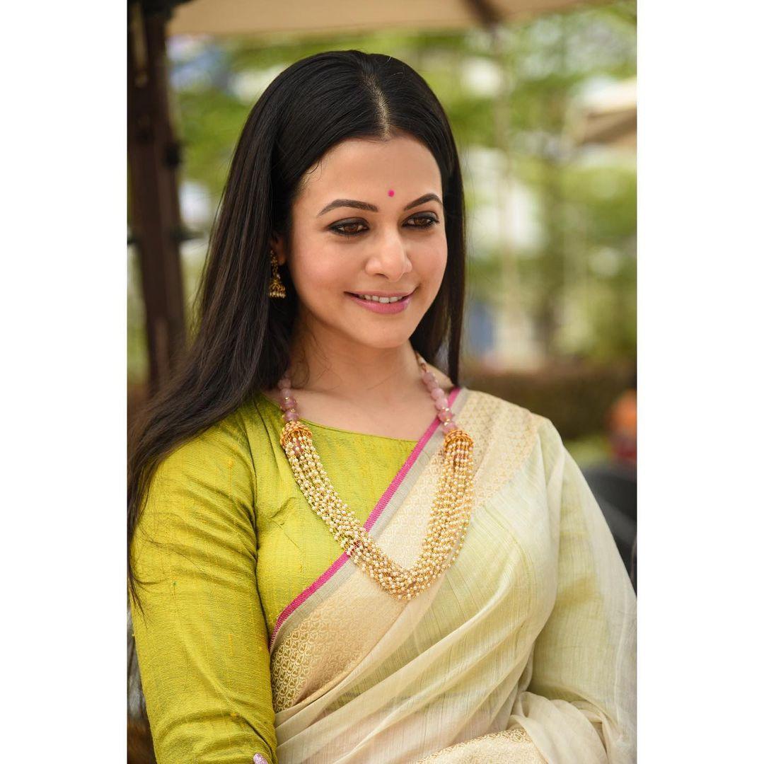 Koel Mallick very glamorous photos gallery| bong beauty Koel Mallick latest saree hot photos gallery