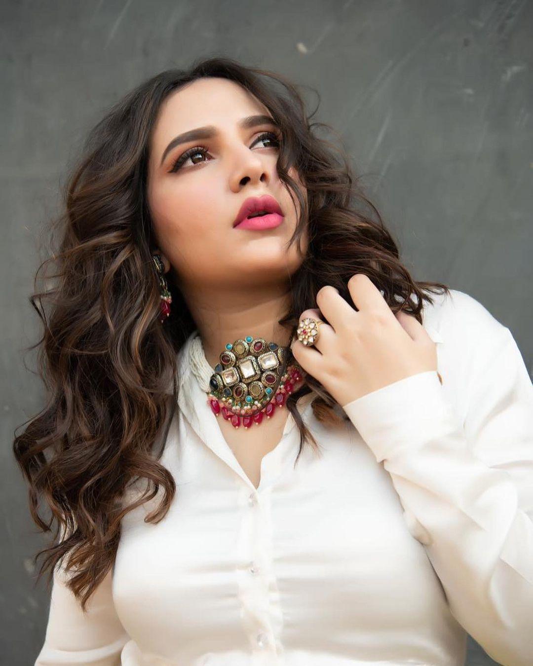 Bengali actress Sayantika Banerjee hot photos | Sayantika Banerjee Very beautiful and glamorous photos