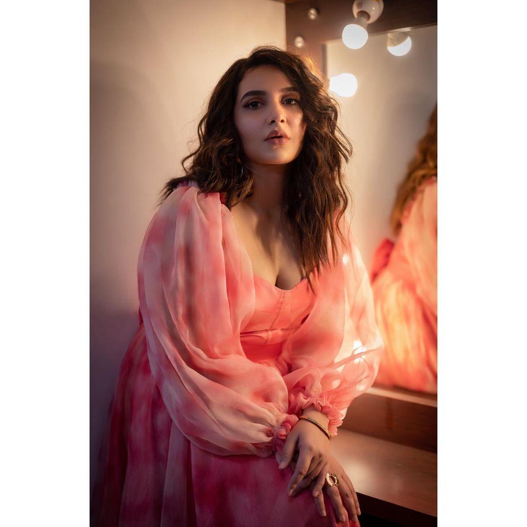 Bengali actress Sayantika Banerjee hot photos | Sayantika Banerjee latest hot and sexy photoshoot