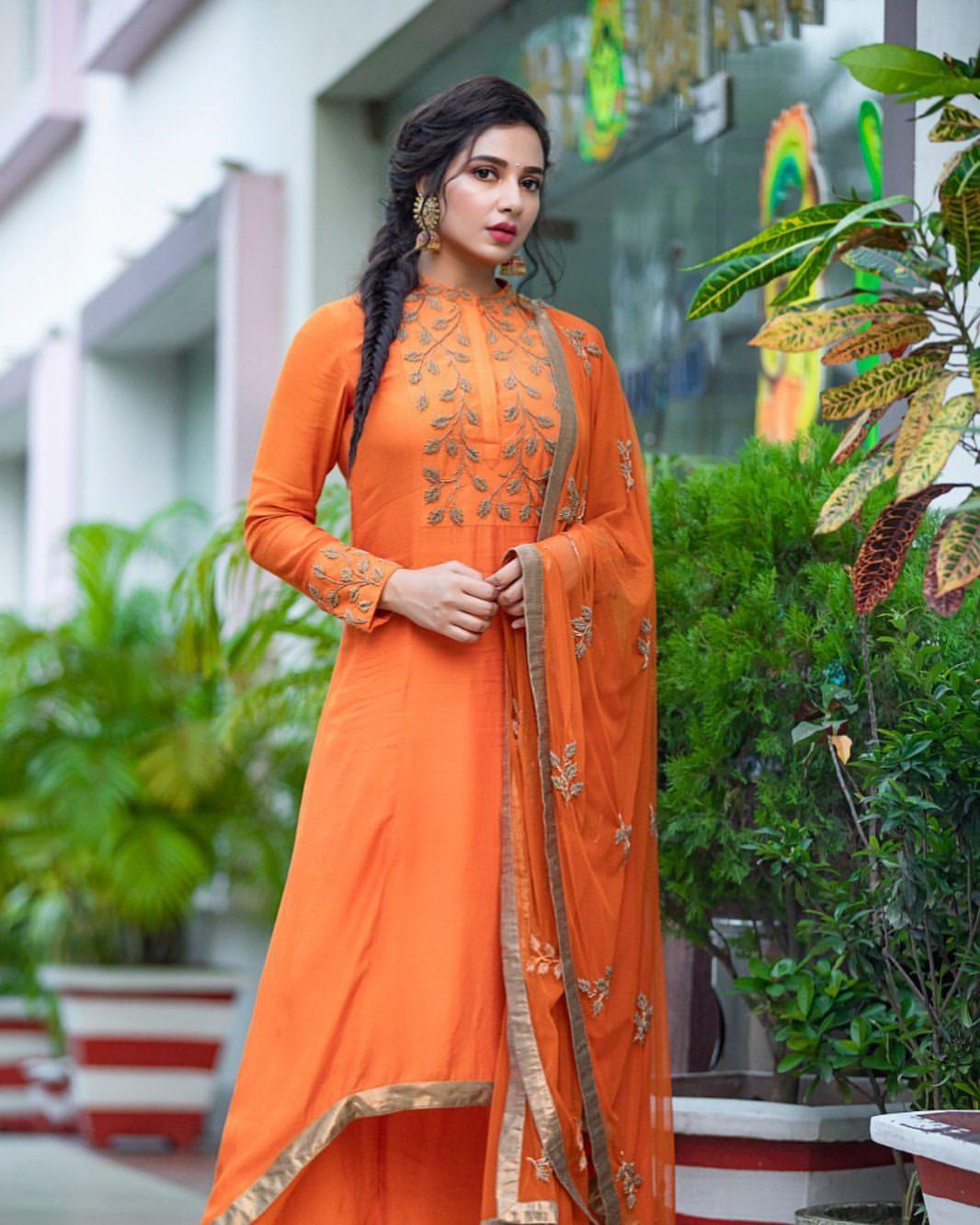 Sayantika Banerjee hot photos | bengali actress Sayantika Banerjee very glamorous and beautiful photo gallery