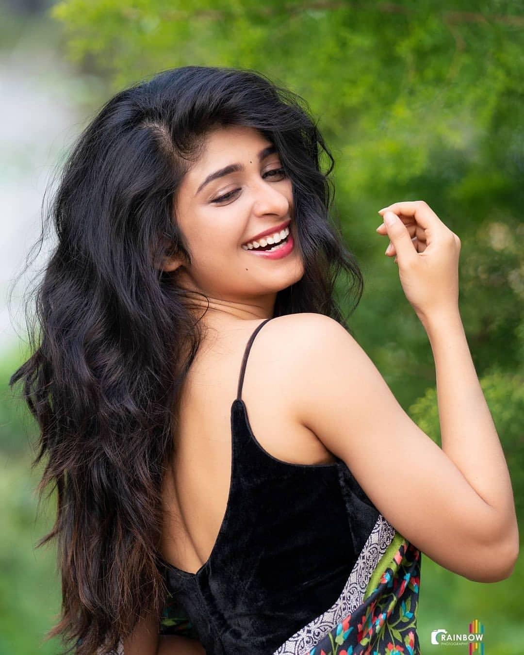 Aditi Prabhudeva latest hot and spicy photos | Aditi Prabhudeva in saree exposing hot photos