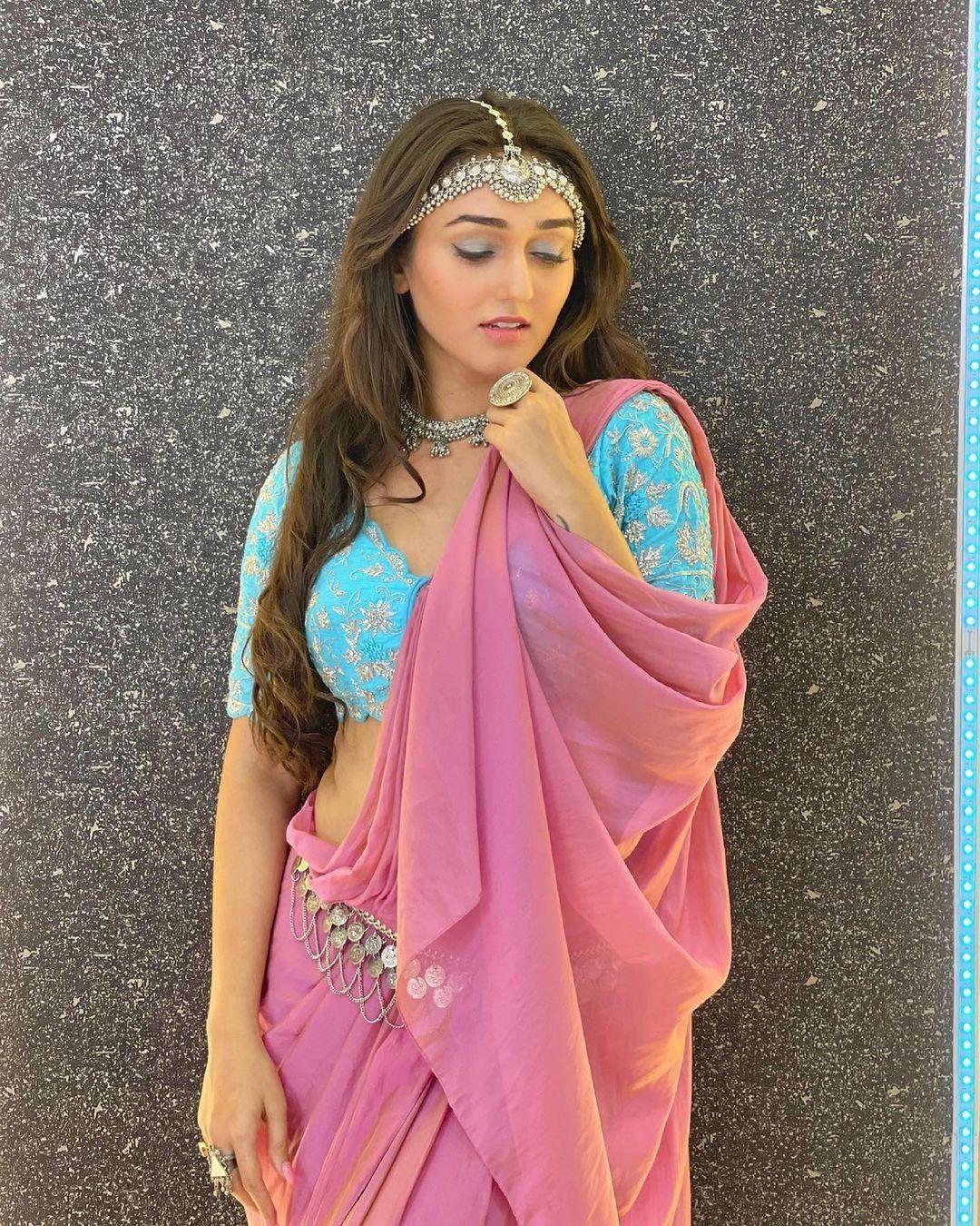 Tanya Sharma looking very glamorous and sexy photoshoot | Tanya Sharma in half saree exposing navel hot photos