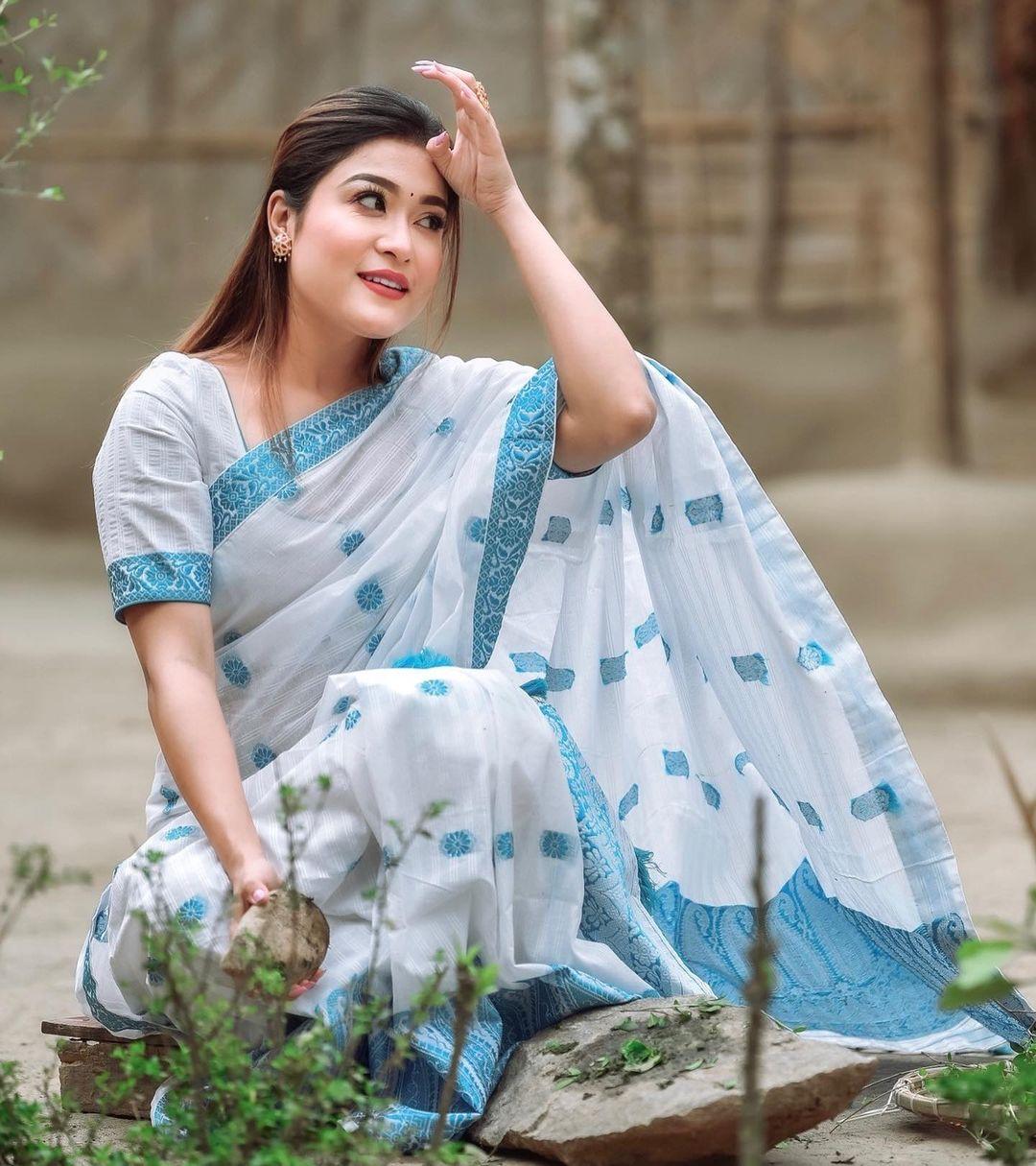 Assamese actress Debashree Gogoi beautiful and cute photos | Debashree Gogoi in saree hot photos gallery