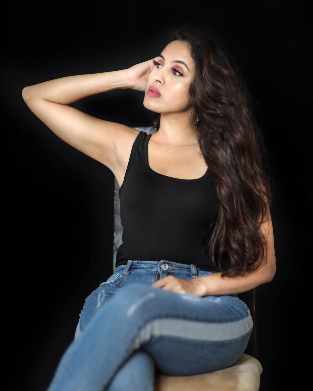Priyanka kholgade beautiful and sexy pics | south indian actress Priyanka kholgade