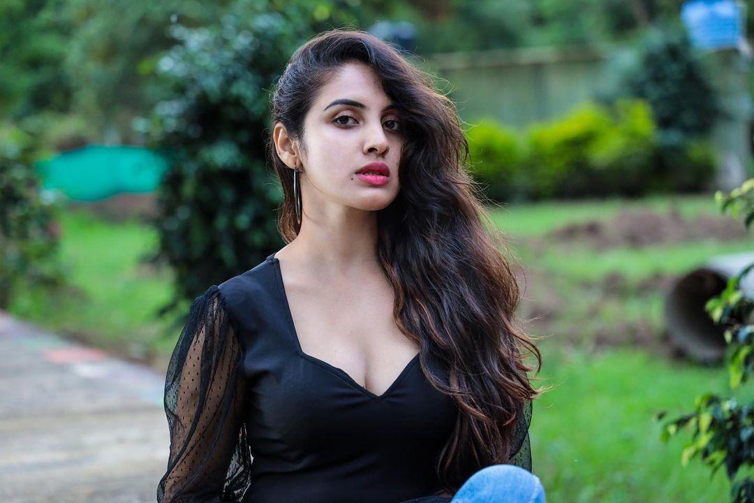 Priyanka kholgade hot Photo gallery| south indian actress Priyanka kholgade