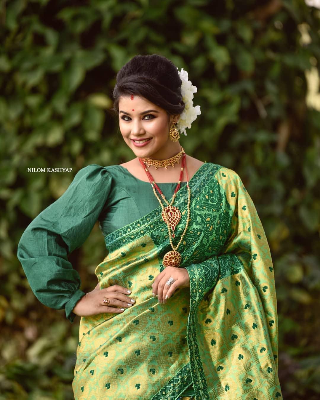 Amrita Gogoi in saree hot photos gallery | Assamese actress Amrita Gogoi looking very beautiful and hot stills