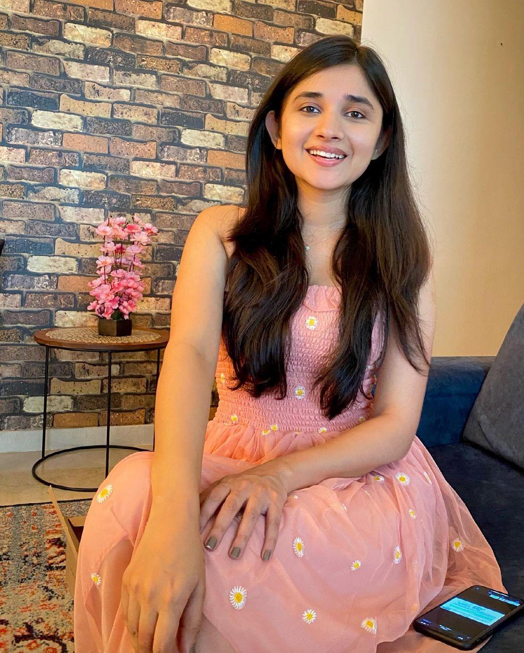 Kanika Mann looking very glamorous photos | punjabi model Kanika Mann very Glamorous exposing hot photos