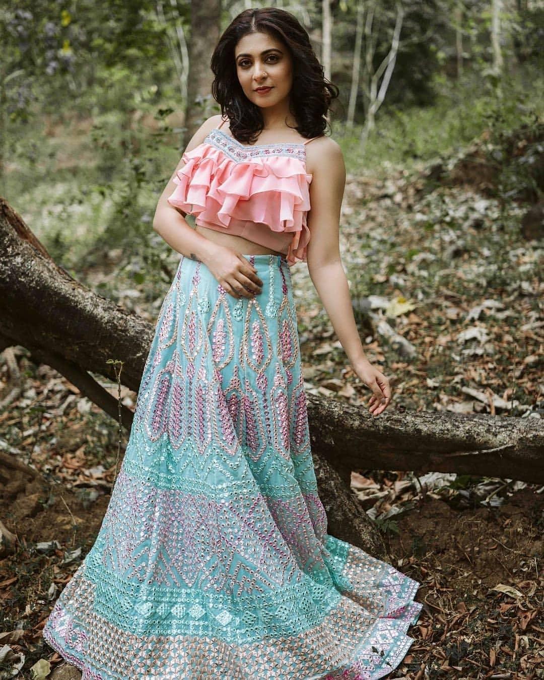 Leona Lishoy exposing hot and spicy Photos | Malayalam actress Leona Lishoy hot photos gallery