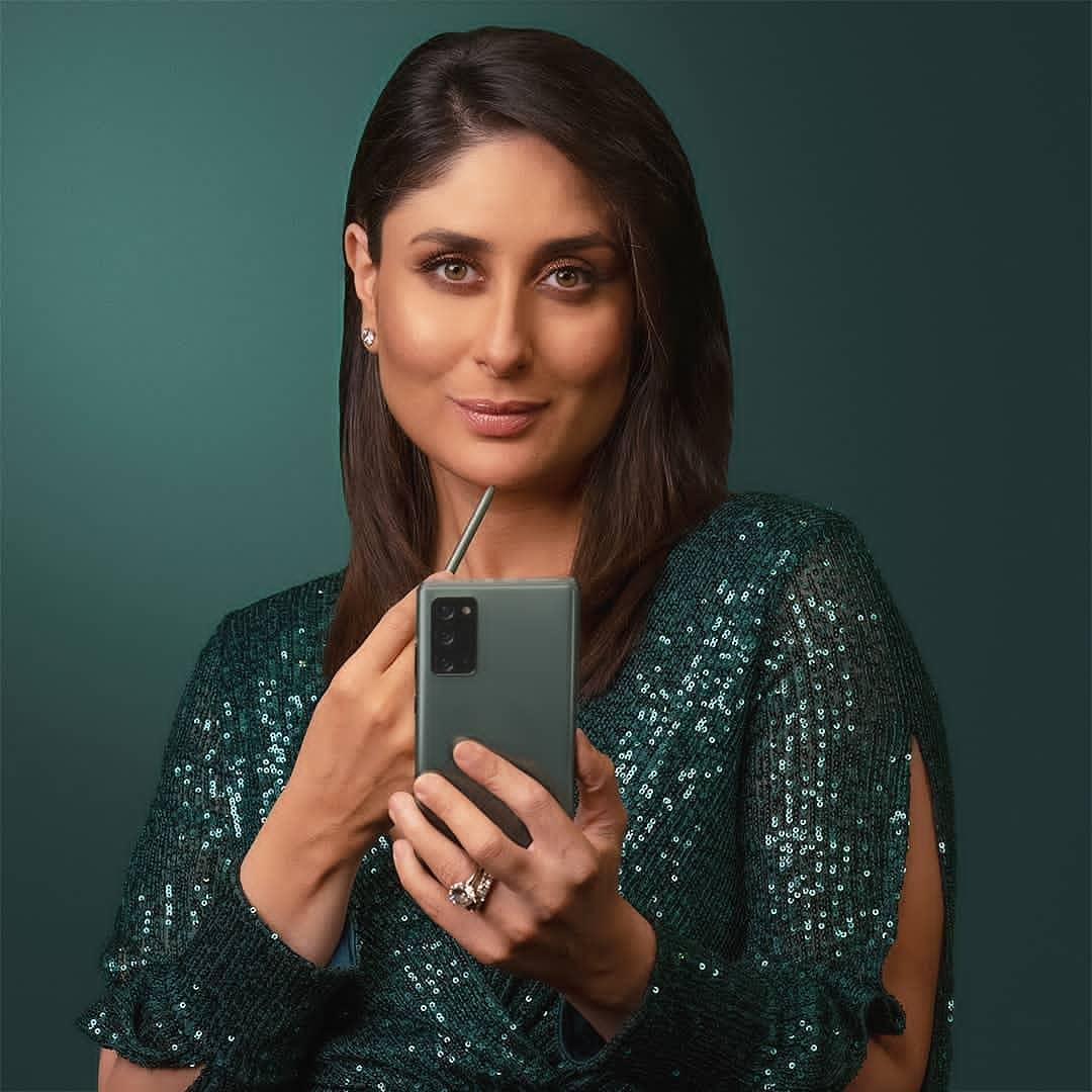 Kareena Kapoor very glamorous and sexy stills| bollywood actress Kareena Kapoor sexy hot stills