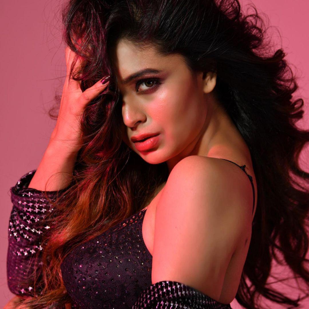 Bengali actress Ritabhari Chakraborty exposing hot photos | Ritabhari Chakraborty latest hot and sexy stills