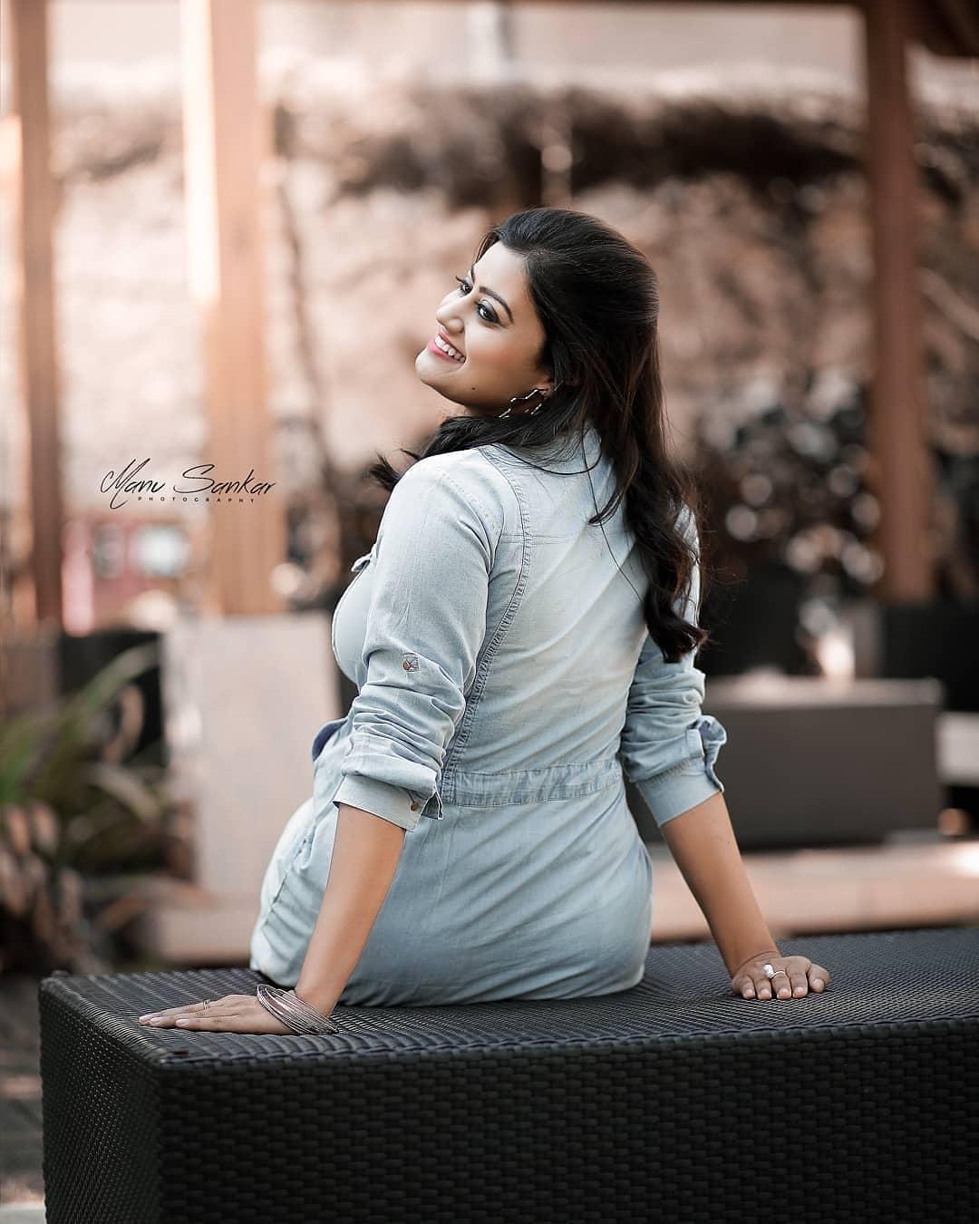 Ansiba Hassan looking very beautiful photos gallery | Ansiba Hassan latest hot and sexy photos