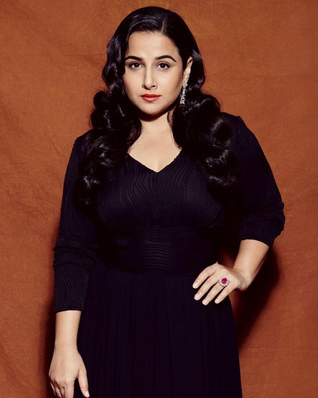 Bollywood actress Vidya Balan latest sexy stills| Bollywood actress Vidya Balan hot photos
