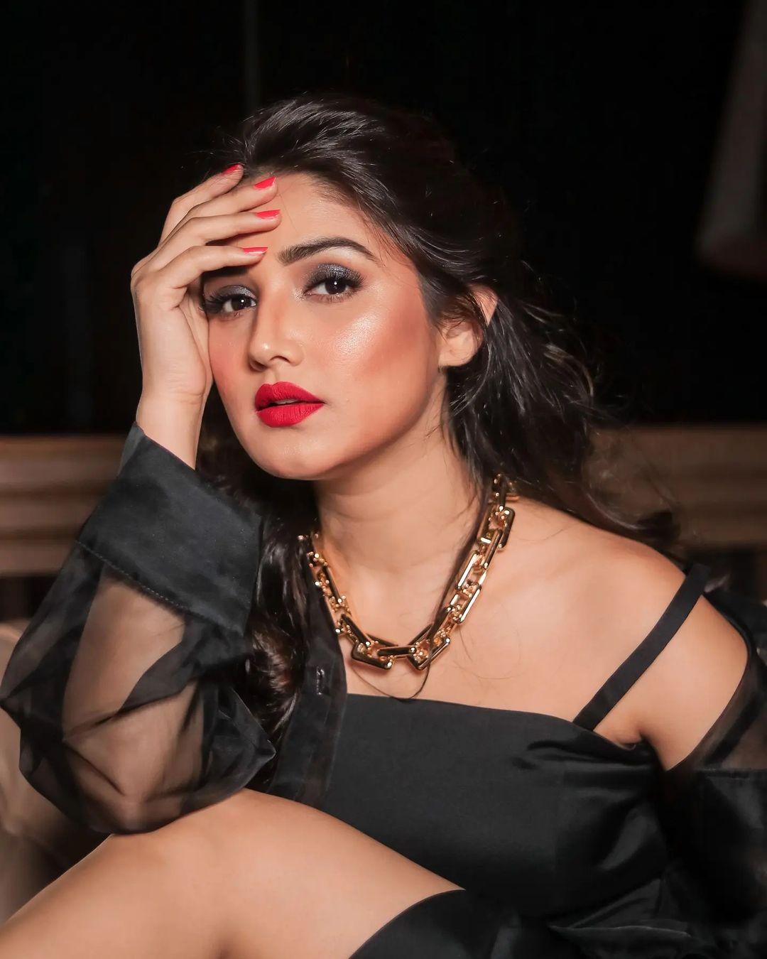 Donal Bisht very beautiful and sexy photos gallery